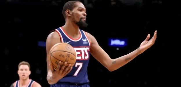 Kevin Durant podría continuar jugando en Brooklyn Nets. 