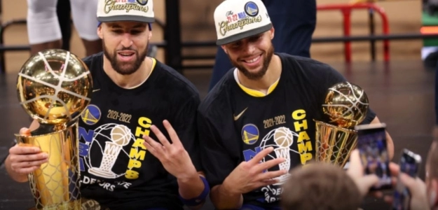Klay Thompson y Stephen Curry, jugadores de Golden State Warriors. 