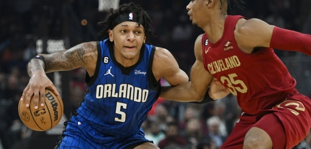 Paolo Banchero, defendido por Isaac Okoro