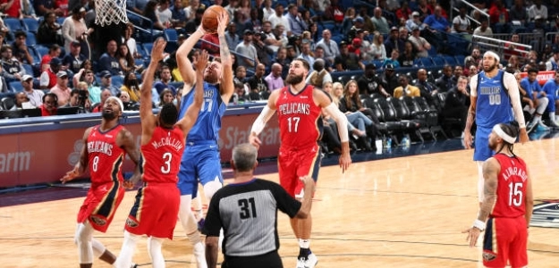 Pase Doncic, suelo. Foto: gettyimages