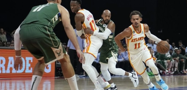 Trae Young, en un partido de pretemporada contra Milwaukee Bucks