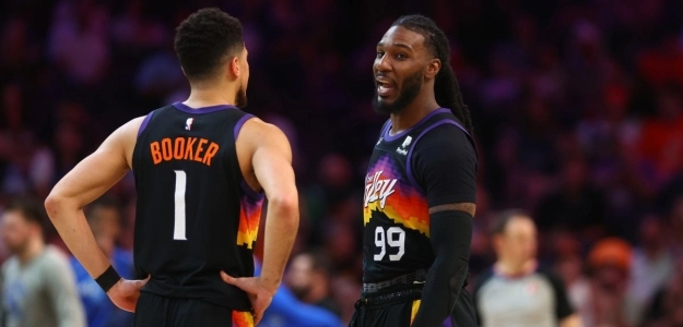 Devin Booker y Jae Crowder