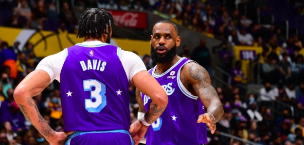 LeBron James y Anthony Davis, estrellas de Los Angeles Lakers. 