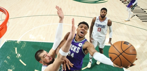 Giannis Antetokounmpo, estrella de Milwaukee Bucks.