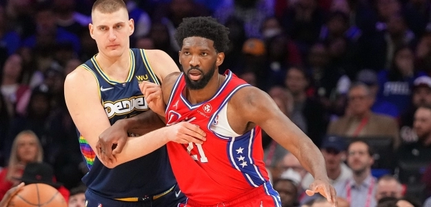Nikola Jokic y Joel Embiid