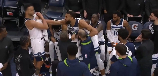 Rudy Gobert golpea a su compañero de equipo Kyle Anderson