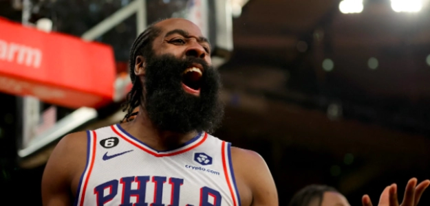 James Harden, estrella de Philadelphia 76ers.