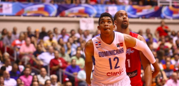Karl-Anthony Towns, en un partido con la República Dominicana.