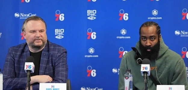 Daryl Morey y James Harden.