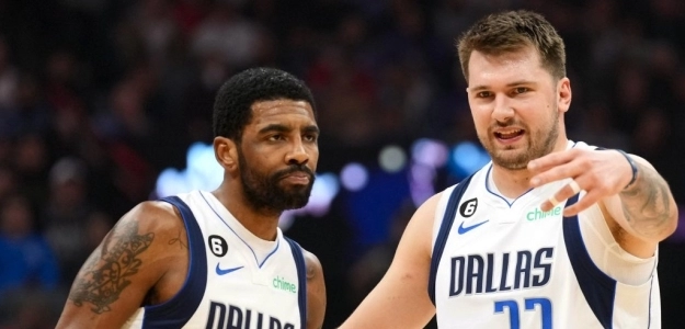 Kyrie Irving y Luka Doncic, jugadores de Dallas Mavericks.