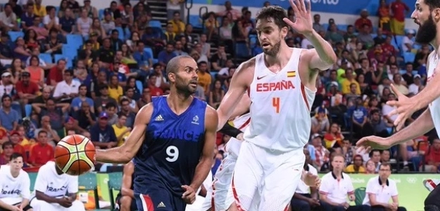 Tony Parker y Pau Gasol, ex jugadores de baloncesto.