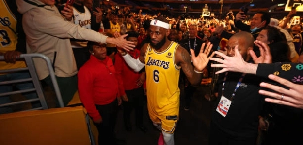 Lebron James, 1000 puntos a todas las franquicias. Foto: gettyimages