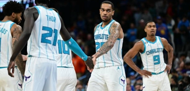 PJ Washington firma por Hornets. Foto: gettyimages