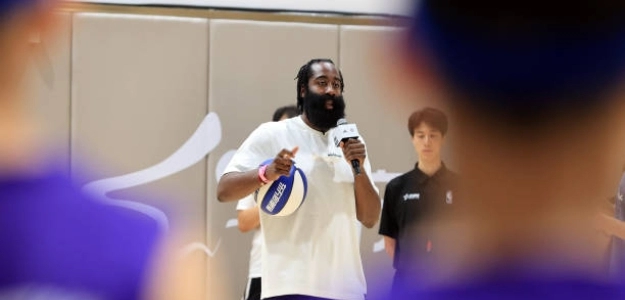 James Harden se borra de entrenamiento con Sixers. Foto: gettyimages