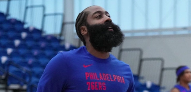 James Harden, con la camiseta de Philadelphia 76ers.