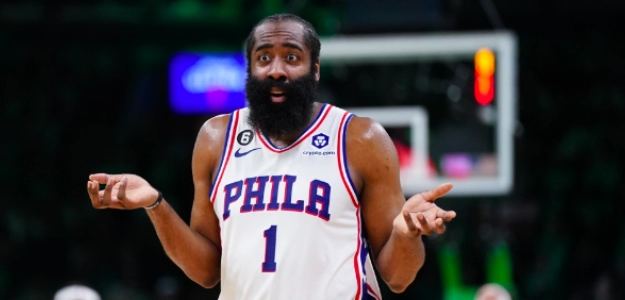 James Harden, con la camiseta de Philadelphia 76ers.