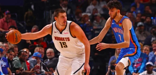 Nikola Jokic, vs. Chet Holmgren en un Nuggets-OKC.