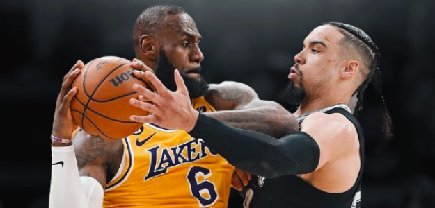 LeBron James y Dillon Brooks, en un Lakers-Grizzlies. 
