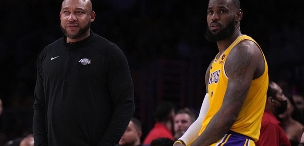 Darvin Ham y LeBron James