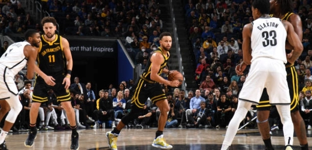Stephen Curry se exhibe ante Nets. Foto: gettyimages