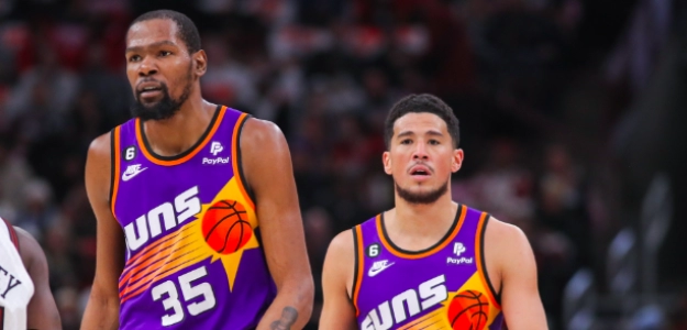 Kevin Durant y Devin Booker, estrellas de Phoenix Suns. 
