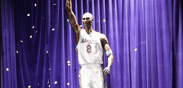 Estatua de Kobe Bryant en el Crypto.com