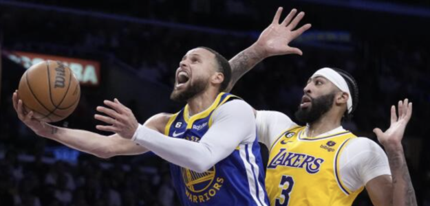 Lakers y Warriors se la juegan en estas últimas jornadas. 
