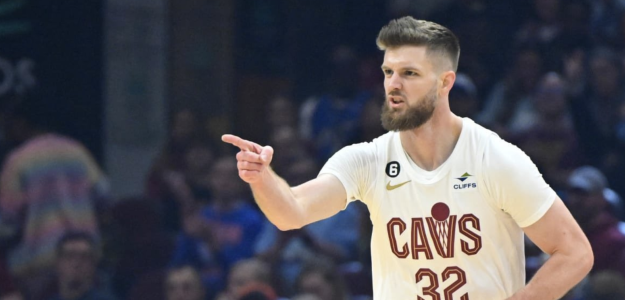 Dean Wade, jugador de Cleveland Cavaliers. 