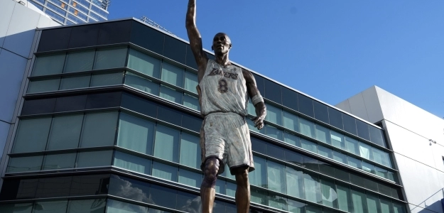 Estatua de Kobe Bryant