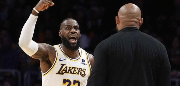 LeBron James y Darvin Ham