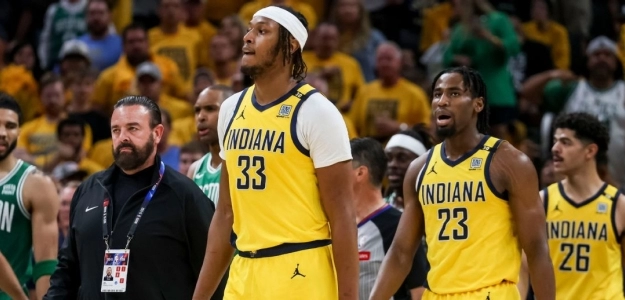 Myles Turner y Aaron NeSmith