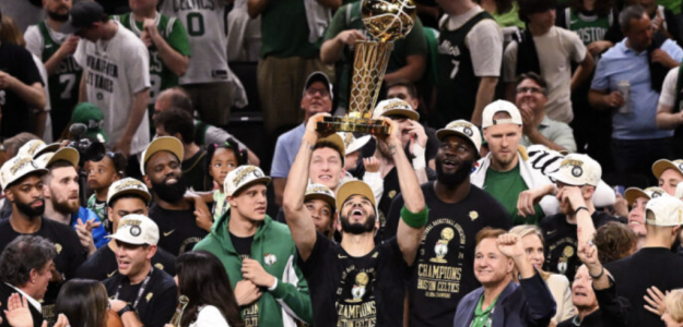 Boston Celtics ganó el anillo de la NBA.