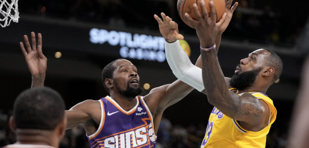 LeBron James vs Kevin Durant en un Lakers - Suns. 