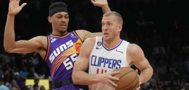 Mason Plumlee, nuevo jugador de Phoenix Suns. 