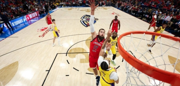Jonas Valanciunas, a Lakers. Foto: gettyimages