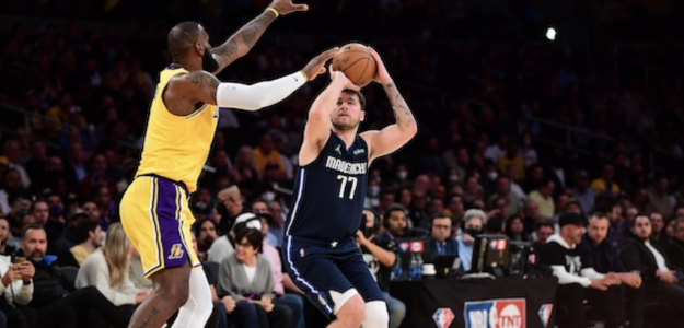 LeBron James, frente a Luka Doncic, 2 estrellas NBA infrapagadas.