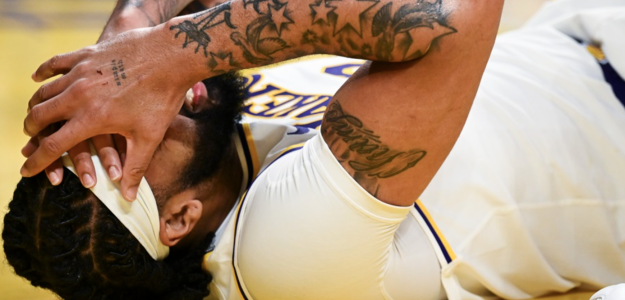 Anthony Davis sufrió una lesión en el ojo con Los Angeles Lakers. 