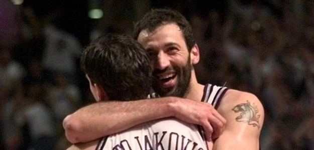 Peja Stojakovic y Vlade Divac