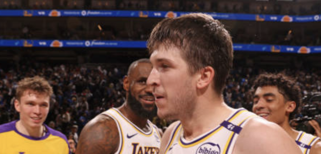 Victoria de Los Angeles Lakers ante Golden State Warriors.