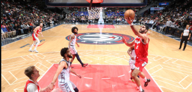 Santi Aldama, actuación ante Warriors. Foto: gettyimages