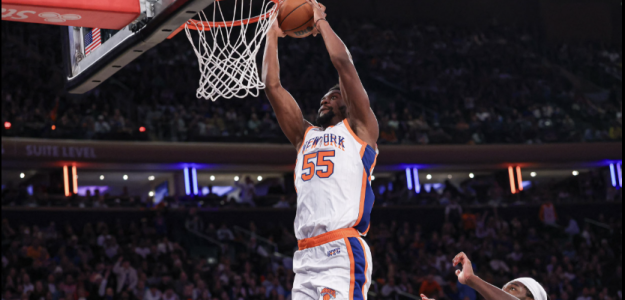 Ariel Hukporti, renovado por New York Knicks. 