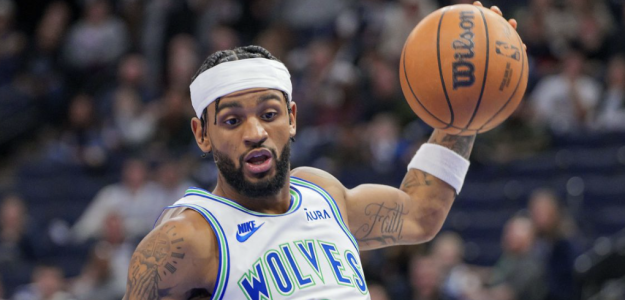 Nickeil Alexander-Walker suena para Atlanta Hawks. 