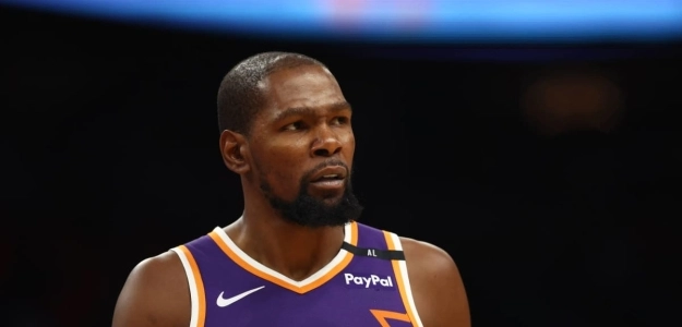 Kevin Durant, NBA superstar