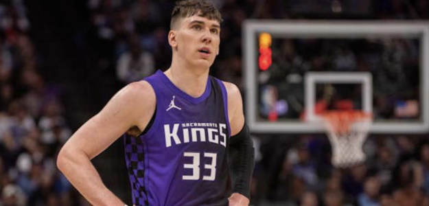 Jake LaRavia, nuevo jugador de Los Angeles Lakers.