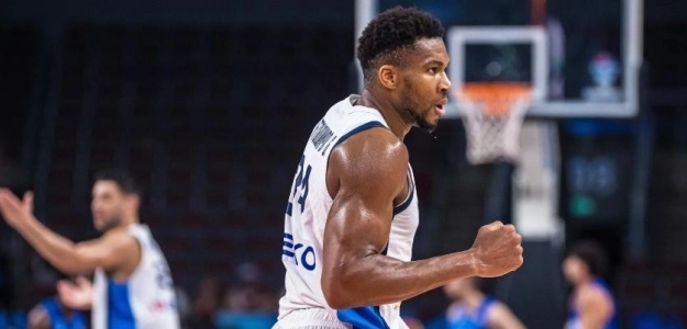 Giannis Antetokounmpo está liderando a Grecia en el Eurobasket 2025