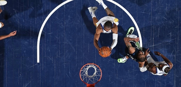 Jonathan Kuminga, maniobra de Warriors. Foto: gettyimages