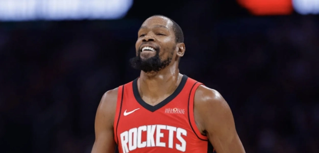 Kevin Durant, estrella de Houston Rockets, falló ante OKC.