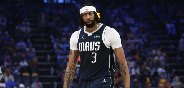 Anthony Davis, envuelto en rumores NBA para salir de Dallas Mavericks. 