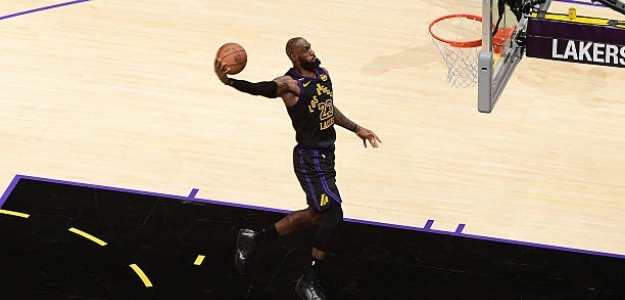 LeBron James, stellar performance. Photo: gettyimages