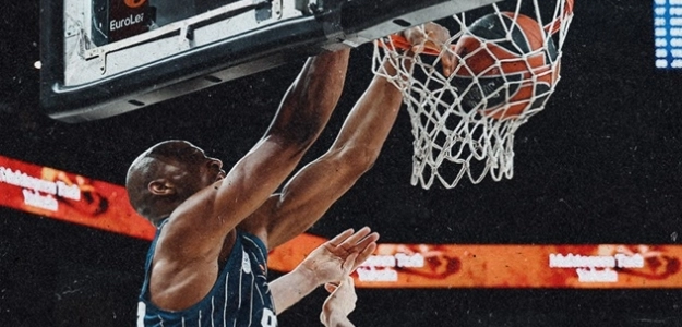 Efes defeats Zalgiris in Euroleague 2026.